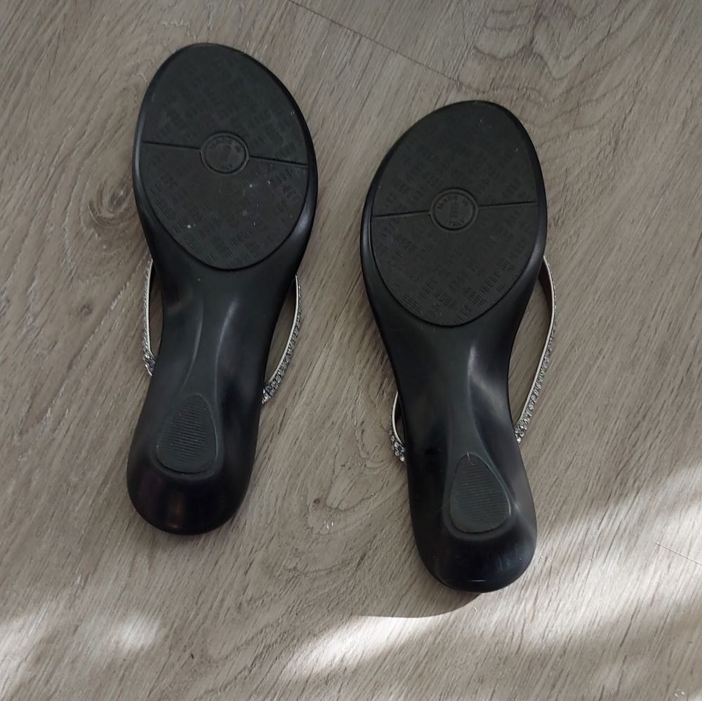 Sandals - Picture 3 of 5